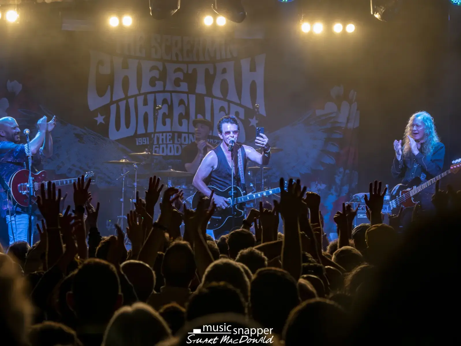 The Screamin' Cheetah Wheelies actuando en directo