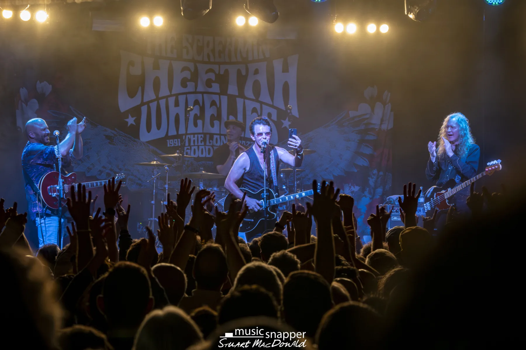 The Screamin' Cheetah Wheelies actuando en directo