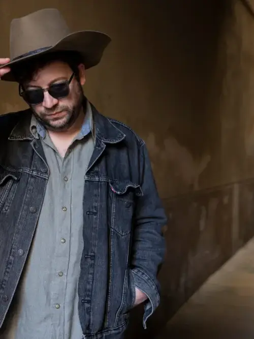 Bradley Lauretti, This Frontier Needs Heroes, en un callejón de Barcelona
