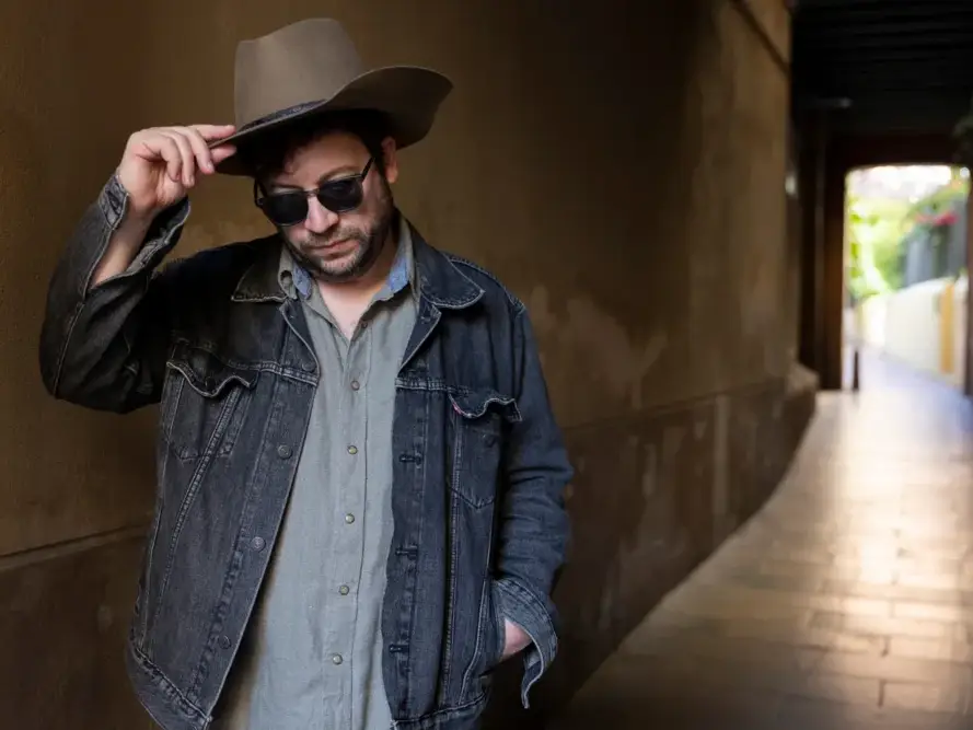 Bradley Lauretti, This Frontier Needs Heroes, en un callejón de Barcelona